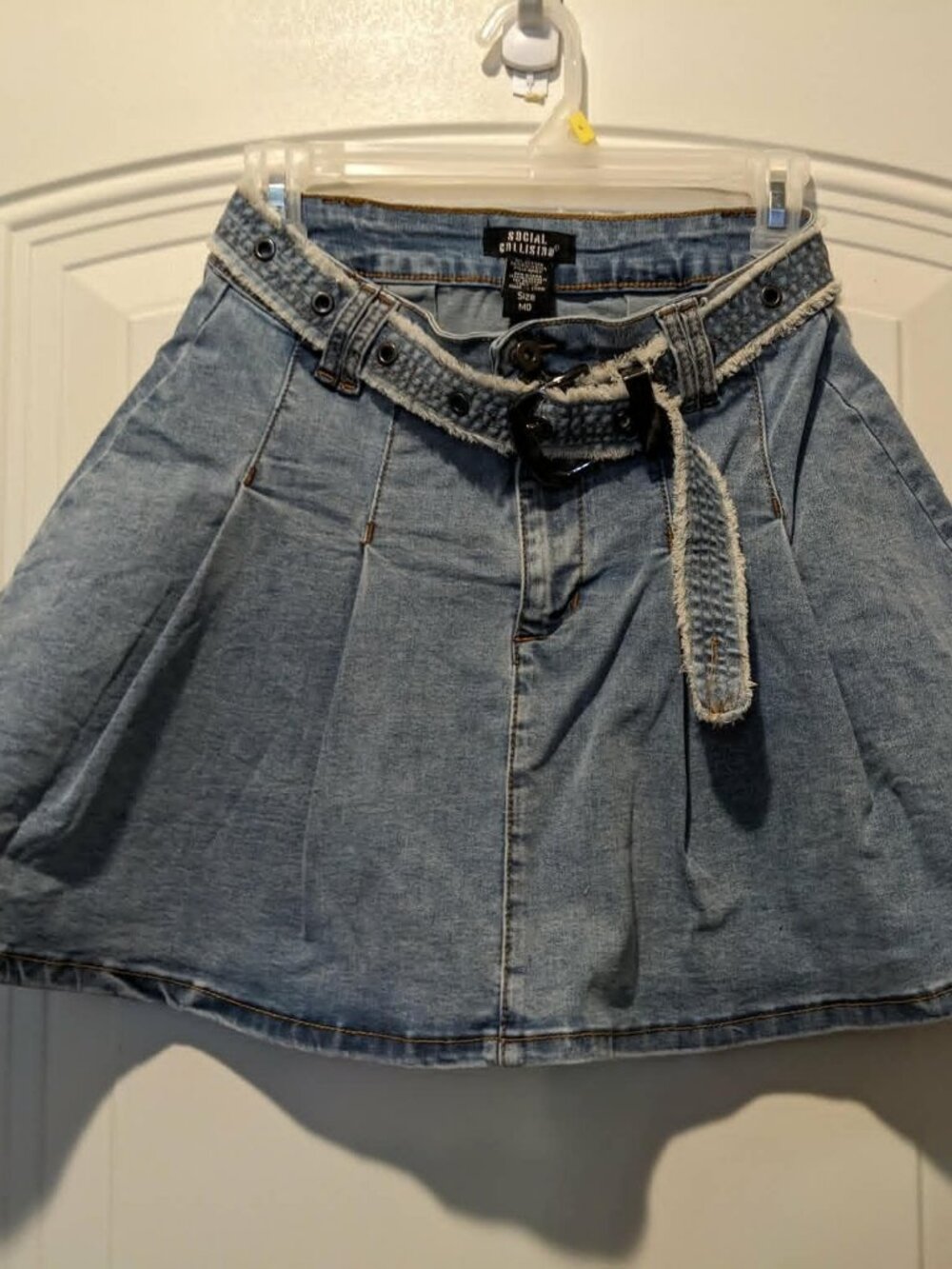 Juniors Social Collision Light Indigo Belted Pleated Mini Skirt - sz M - NWOT
